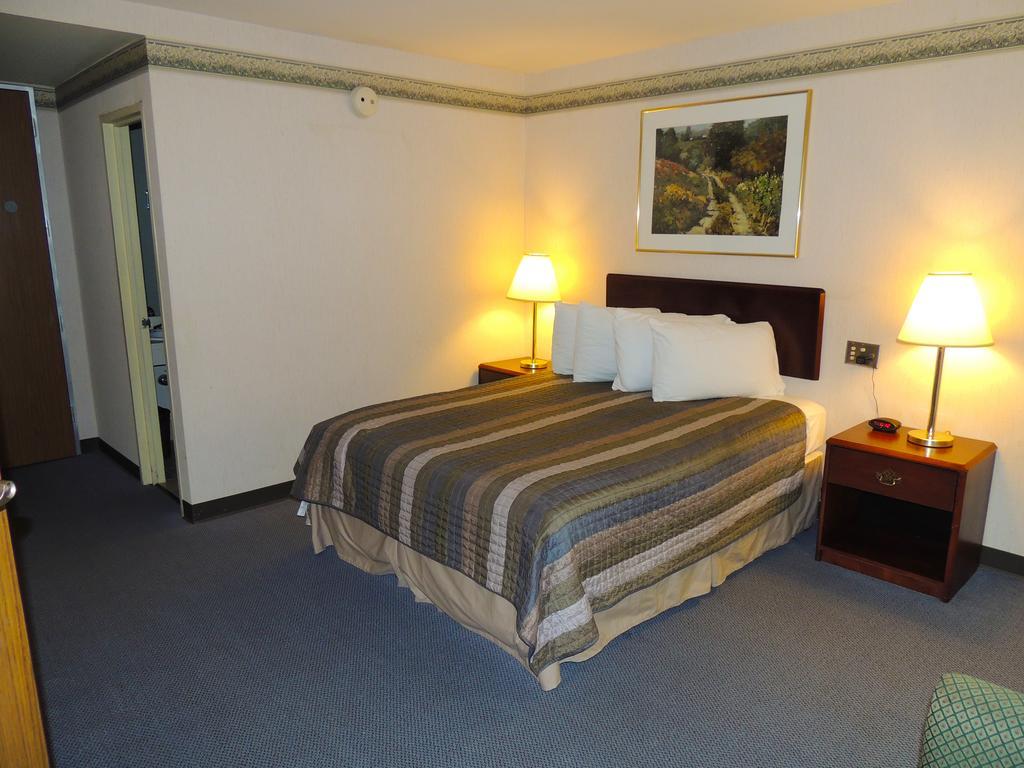 Budget Host Inn & Suites Fertility 部屋 写真